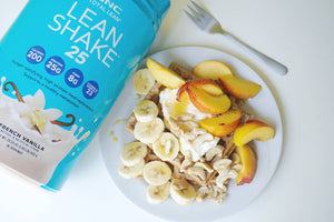 WAFFLES PROTEICOS CON TOPPING DE YOGURT  Y FRUTAS