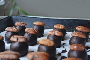 BOMBONES DE COCO CON CHOCOLATE