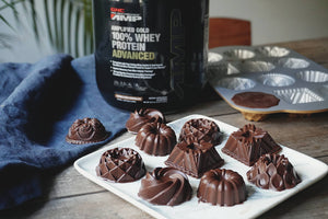 BOMBONES FIT DE CHOCOLATE Y MANTEQUILLA DE MANÍ