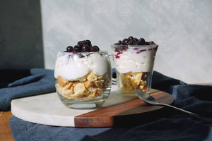 COPA CHEESECAKE CON ARÁNDANOS Y PISTACHOS